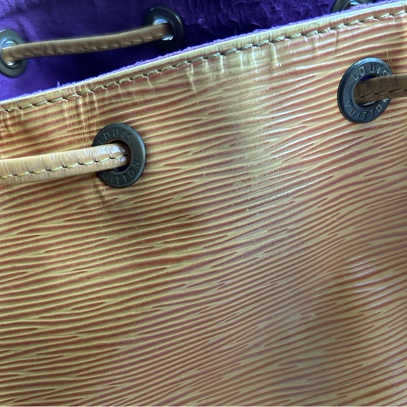 LV Louis Vuitton epi leather bundle! 🔥 - Picture 11 of 17